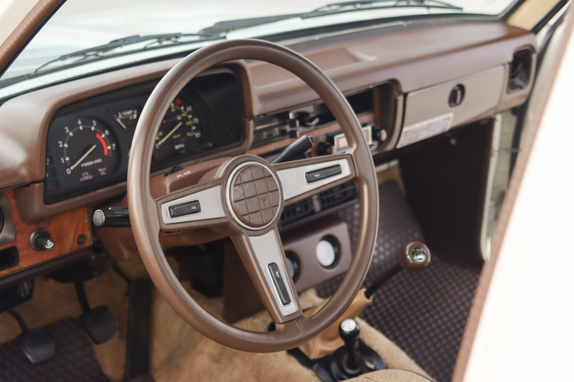 Toyota 79-83 Interior
